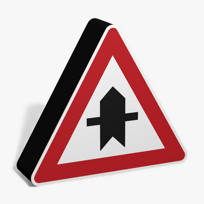 Vorfahrt an der nächsten Kreuzung Verkehrsschild Lampe