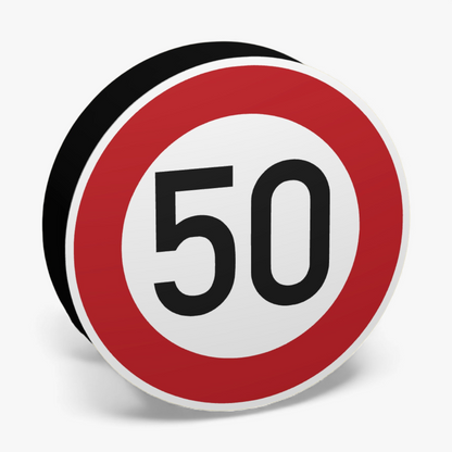 50 KMH Geschwindigkeitsbegrenzung Verkehrsschild Lampe