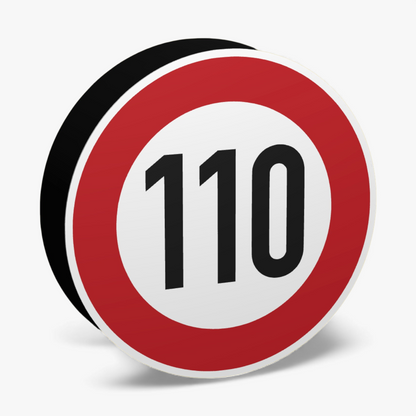 110 KMH Geschwindigkeitsbegrenzung Verkehrsschild Lampe