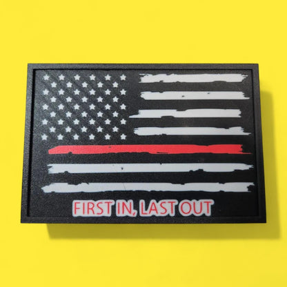 Flagge USA First In, Last Out LED Lampe - Leuchtbox