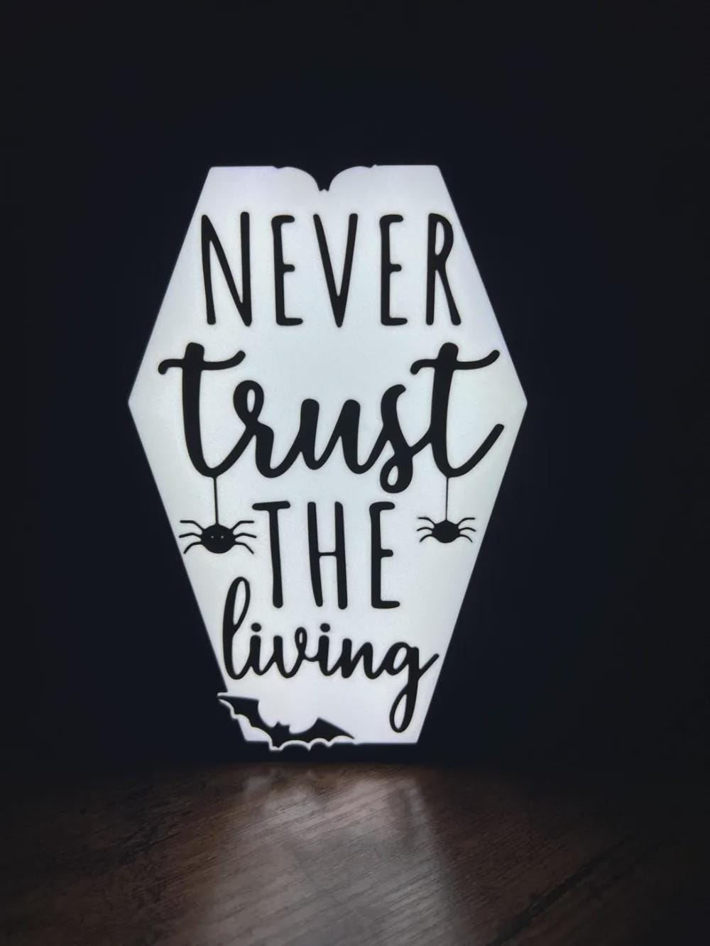 Halloween Never Trust The Living Lampe