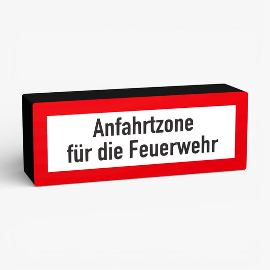 Anfahrtzone für die Feuerwehr Feuerwehrzeichen Lampe